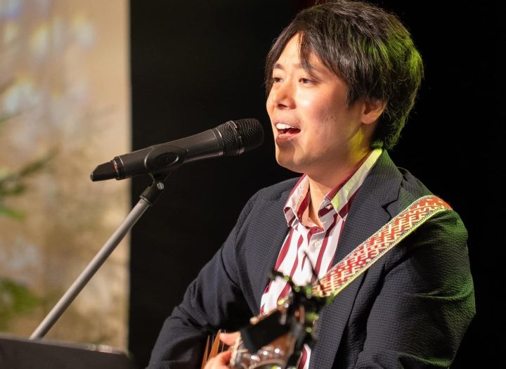 Latviski dziedošā japāņa Masaki Nakagavas koncerts 