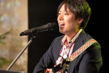 Attēls rakstam: Latviski dziedošā japāņa Masaki Nakagavas koncerts 