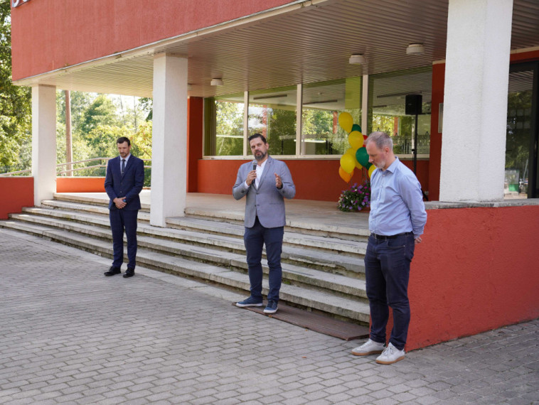 FOTO: Suntažu pamatskola jauno mācību gadu sāks atjaunotās telpās