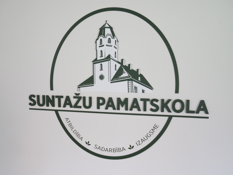 FOTO: Suntažu pamatskola jauno mācību gadu sāks atjaunotās telpās