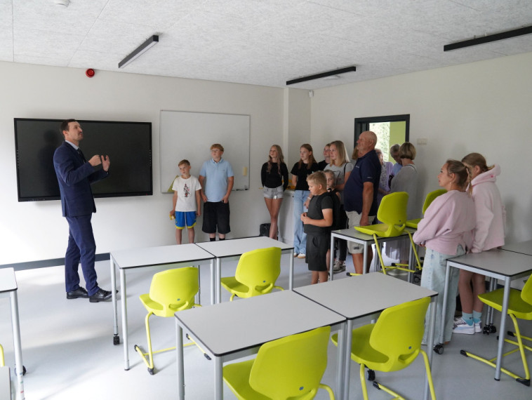 FOTO: Suntažu pamatskola jauno mācību gadu sāks atjaunotās telpās