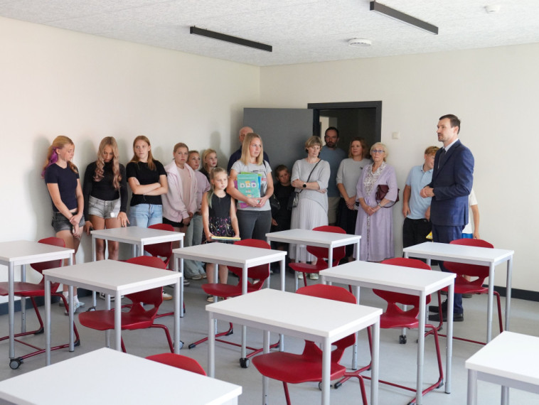 FOTO: Suntažu pamatskola jauno mācību gadu sāks atjaunotās telpās