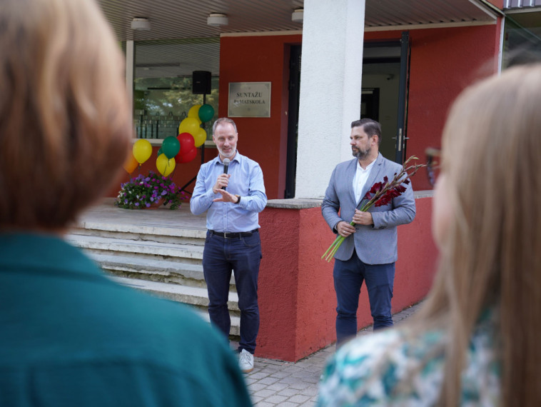 FOTO: Suntažu pamatskola jauno mācību gadu sāks atjaunotās telpās