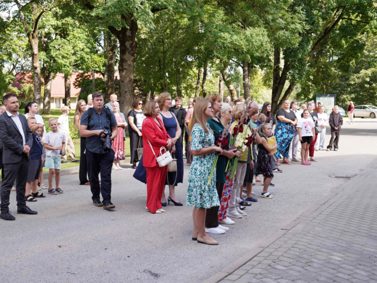 FOTO: Suntažu pamatskola jauno mācību gadu sāks atjaunotās telpās