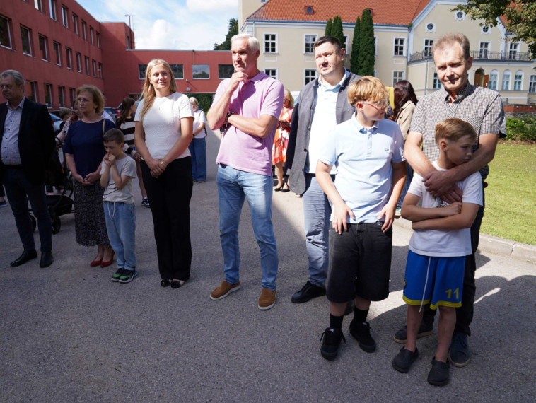 FOTO: Suntažu pamatskola jauno mācību gadu sāks atjaunotās telpās