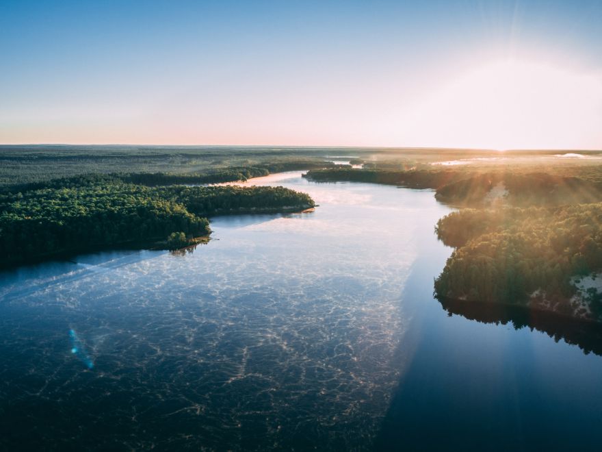 Ūdens temperatūra peldvietās daudzviet noslīdējusi zem 20 grādiem