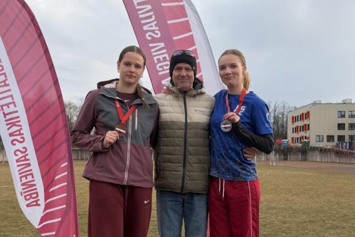 Ogrēniešiem trīs medaļas un personīgie rekordi Latvijas čempionātā diska mešanā