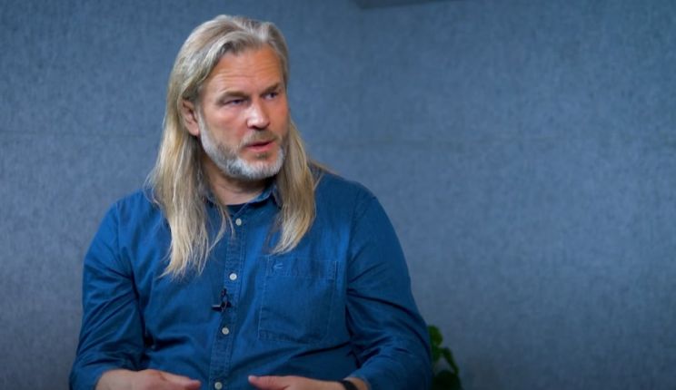 Attēls rakstam: Ogrē viņu nodēvēja par "tēti uz izsaukuma". Aleksis Daume par iedotajiem kredītiem un labajiem tēviem