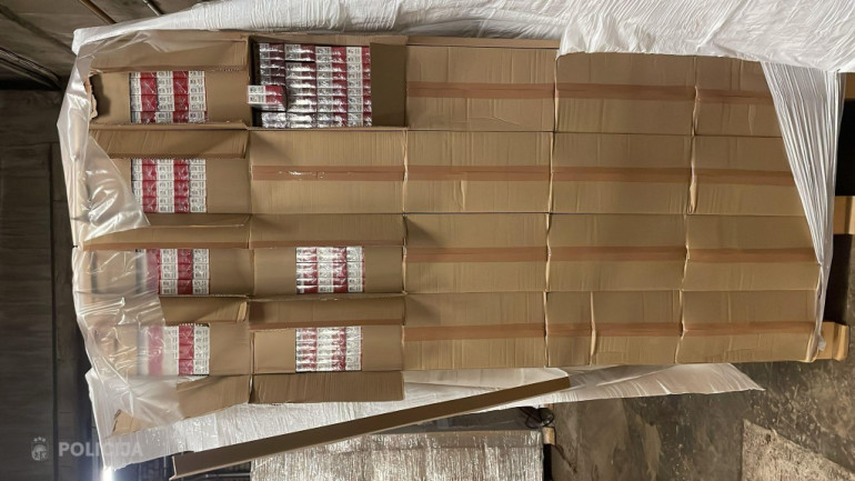 Valsts policija noliktavās Rīgā un Ogrē uziet vairāk nekā 43 miljonus nelegālo cigarešu