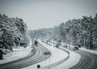 Attēls rakstam: Ceturtdienas rītā daudzviet Latvijā autoceļi slideni un sniegoti