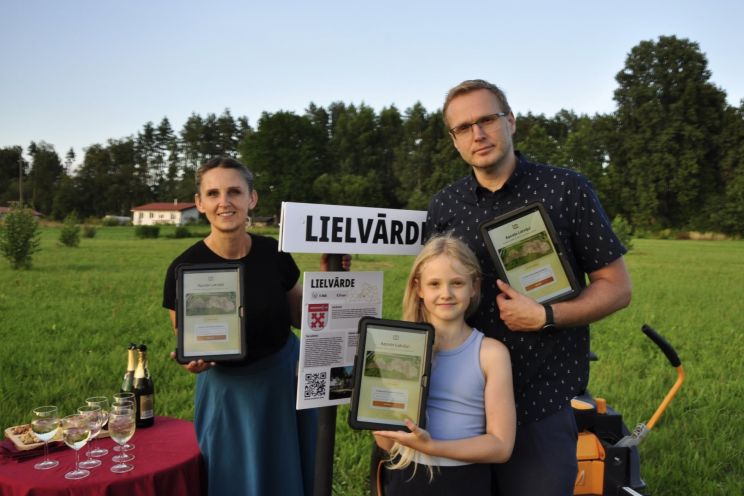 Attēls rakstam: “Aizmirstiet parasto medu – nogaršojiet marmelādi un maisījumus!” Medus diena Ogres novadā