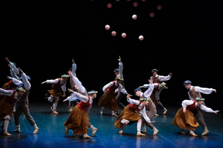 Attēls rakstam: Deju kolektīva "Pīlādzītis" un draugu koncerts "Līdz pašāmi debesīm!"