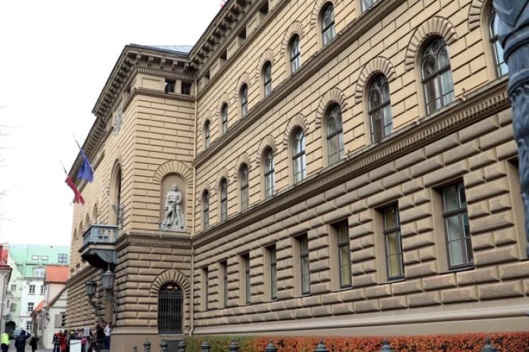 Attēls rakstam: Saeimas saruniņas. Deputātu "zelta" izteicieni Saeimas sēdēs