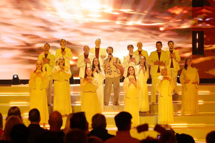 Saulains un emocionāls sākums: Jānis Aišpurs ar Ikšķiles Saules kori spoži atklāj “Koru karu” jauno sezonu