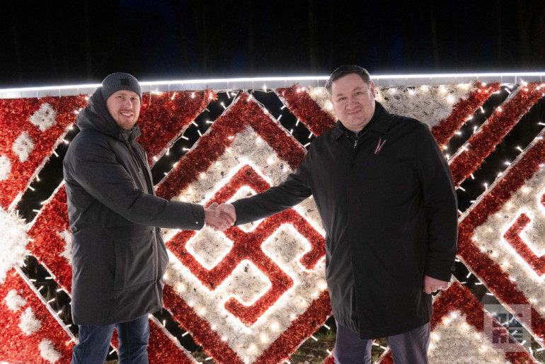 FOTO: Ogres novads iemirdzas svētku gaismās