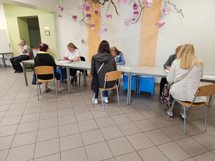 Papildināts.FOTO:Vēlētāju aktivitāte pašvaldības vēlēšanās sasniegusi 47,18%;Ogres novadā nobalsojuši 51,2% balsstiesīgo