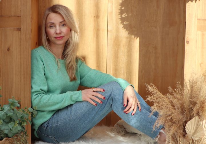 “Uzticēšanās cilvēku atbrīvo” - aktrise un muzikālā vadītāja Ieva Mora mājās vienmēr grib atnākt ar smaidu