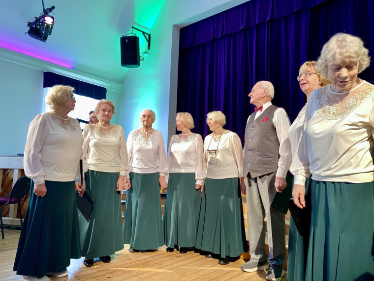 FOTO: Ikšķiles pilsētas un Tīnūžu pagasta pensionāru biedrībai "Saulgrieži" 50!