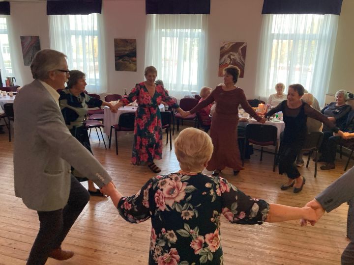 FOTO: Ikšķiles pilsētas un Tīnūžu pagasta pensionāru biedrībai "Saulgrieži" 50!