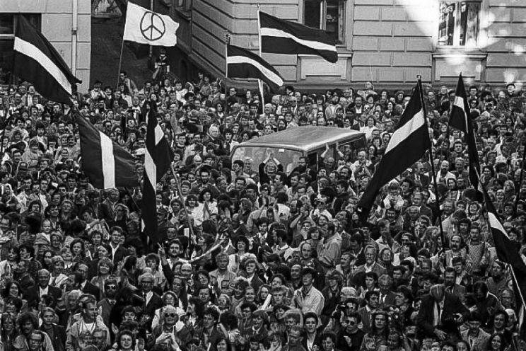 Attēls rakstam: 4. maijs vēsturē - Tauta runāja brīvības vārdā
