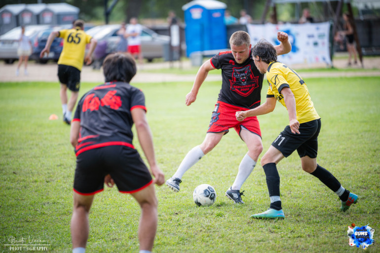 FOTO: Sporta BUMS Tīnūžos pulcē vairāk nekā 300 sportot gribētājus