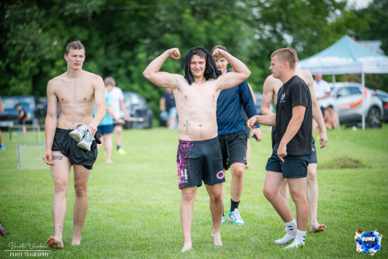 FOTO: Sporta BUMS Tīnūžos pulcē vairāk nekā 300 sportot gribētājus