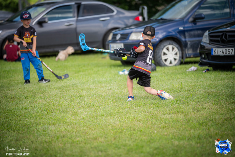 FOTO: Sporta BUMS Tīnūžos pulcē vairāk nekā 300 sportot gribētājus