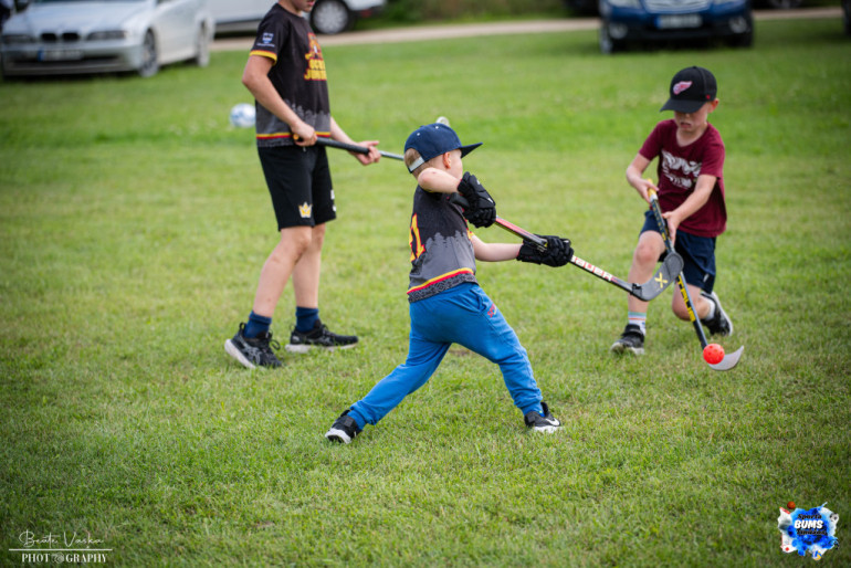 FOTO: Sporta BUMS Tīnūžos pulcē vairāk nekā 300 sportot gribētājus