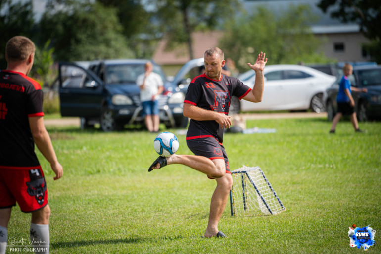 FOTO: Sporta BUMS Tīnūžos pulcē vairāk nekā 300 sportot gribētājus