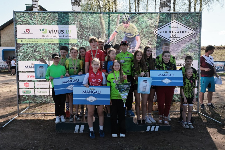 FOTO: Ķegumā atklāta lielākā kalnu divriteņu “Vivus MTB maratona” sezona
