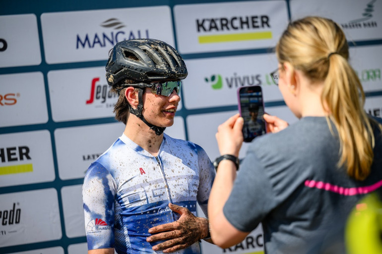 FOTO: Ķegumā atklāta lielākā kalnu divriteņu “Vivus MTB maratona” sezona