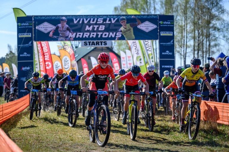 FOTO: Ķegumā atklāta lielākā kalnu divriteņu “Vivus MTB maratona” sezona