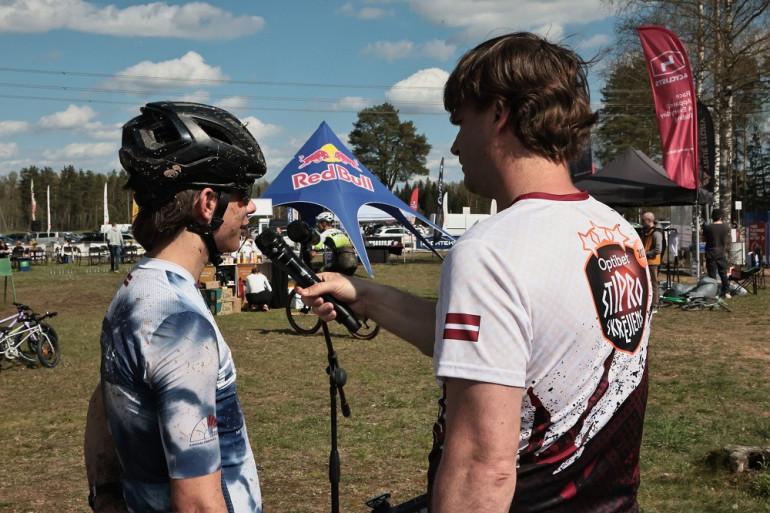 FOTO: Ķegumā atklāta lielākā kalnu divriteņu “Vivus MTB maratona” sezona