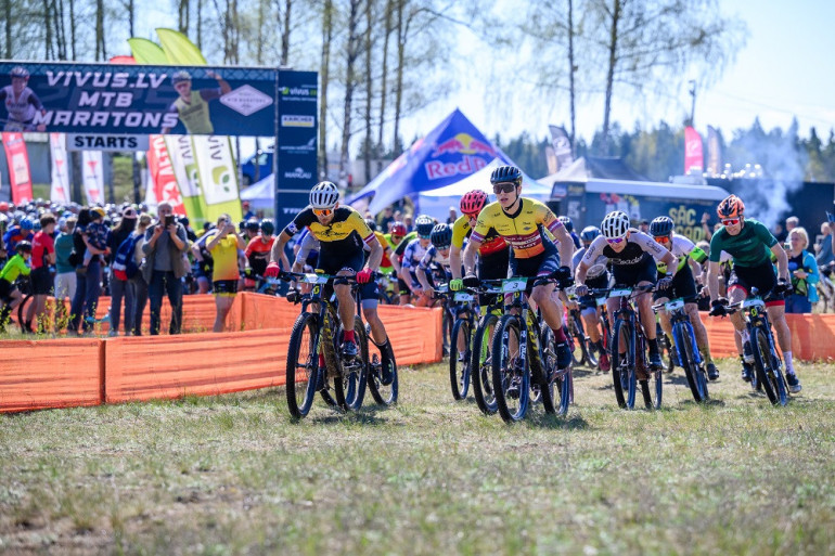FOTO: Ķegumā atklāta lielākā kalnu divriteņu “Vivus MTB maratona” sezona