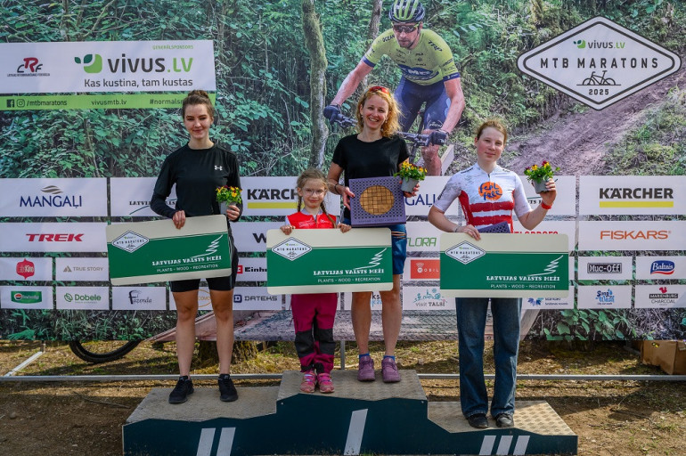 FOTO: Ķegumā atklāta lielākā kalnu divriteņu “Vivus MTB maratona” sezona