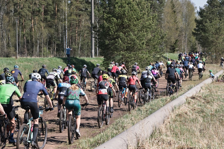 FOTO: Ķegumā atklāta lielākā kalnu divriteņu “Vivus MTB maratona” sezona