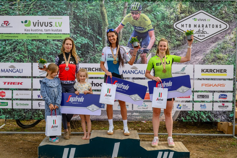 FOTO: Ķegumā atklāta lielākā kalnu divriteņu “Vivus MTB maratona” sezona
