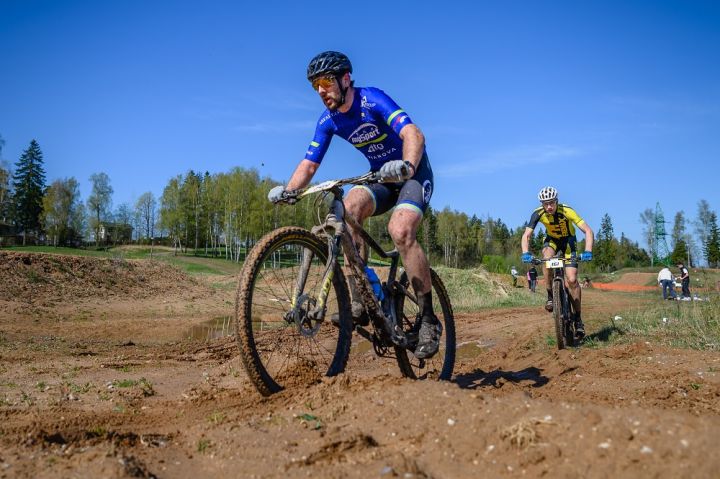 FOTO: Ķegumā atklāta lielākā kalnu divriteņu “Vivus MTB maratona” sezona