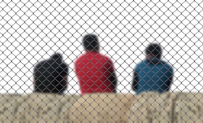 Atbild iedzīvotāji. Kā vērtējat Rīgas ieceri stingrāk vērsties pret nelegālajiem imigrantiem?
