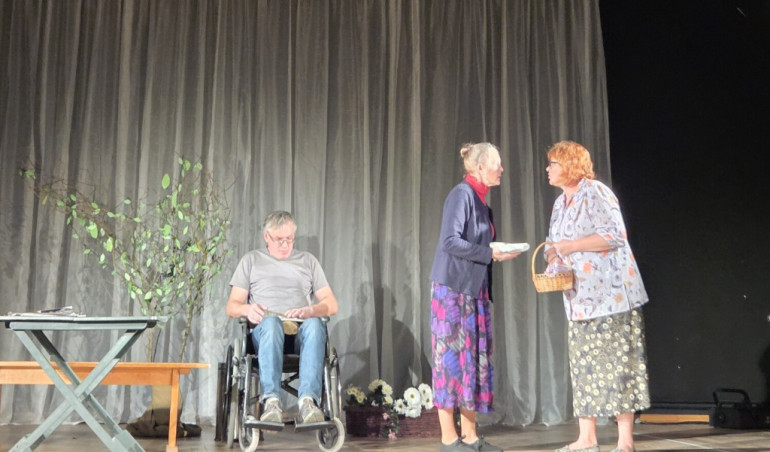  Ogres novada amatierteātru skatē augstākā pakāpe Lielvārdes Tautas teātrim un Tomes amatierteātrim "Poga"