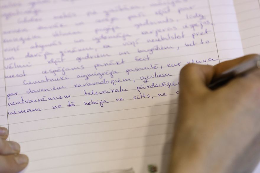 Cik kļūdu pieļautu tu? 15. oktobrī Latvijā rakstīs diktātu