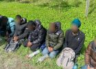 Attēls rakstam: Birzgales pagastā aizturēti astoņi nelegālie migranti – aculiecinieks ziņoja par aizdomīgiem stopētājiem