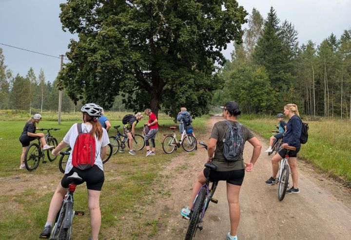 Baudi vasaru kustībā: divos velobraucienos iespēja iepazīt Ogres novada daudzveidīgās ainavas