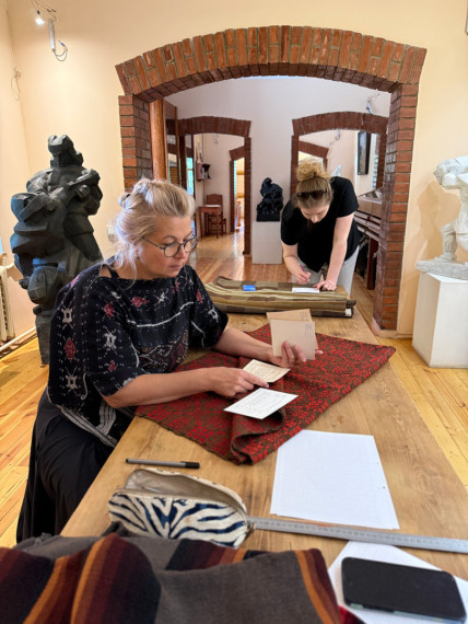 FOTO: Ogres novada etnogrāfiskais mantojums – austās segas