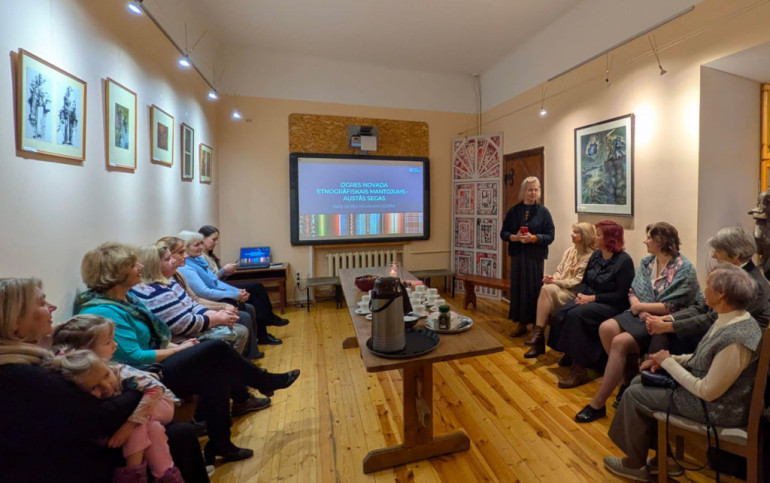 FOTO: Ogres novada etnogrāfiskais mantojums – austās segas