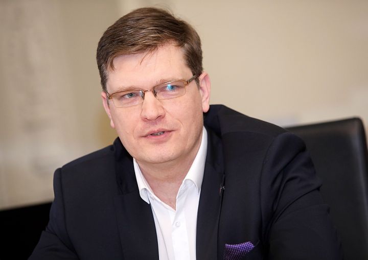 Sabiedrība neslēpj sašutumu par lēmumu organizēt EP priekšvēlēšanu debates krievu valodā