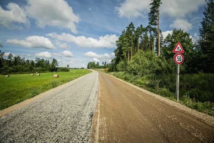 Uz grants seguma ceļiem un ielām tiek noteikti transporta masas ierobežojumi