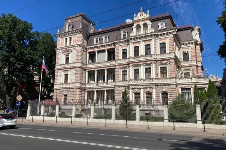 Attēls rakstam: Rīgā niecīga interese piedalīties Krievijas Valsts domes vēlēšanās, secina iekšlietu ministrs Dombrava