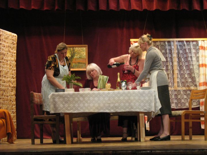 Spēles prieks, kas nepāriet. Ķeipenes teātrim "Pūce" – 25 gadi