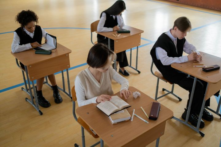 Atbild iedzīvotāji. Kāpēc daļai skolēnu neizdodas nokārtot centralizētos eksāmenus?